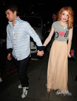 Sarah2C_Nicola___Kim_leaving_the_Mandarin_Oriental_24_08_10_2811029.jpg