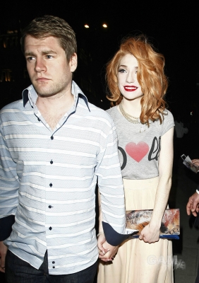 Sarah2C_Nicola___Kim_leaving_the_Mandarin_Oriental_24_08_10_2812629.jpg