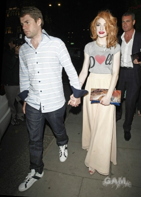 Sarah2C_Nicola___Kim_leaving_the_Mandarin_Oriental_24_08_10_2813829.jpg