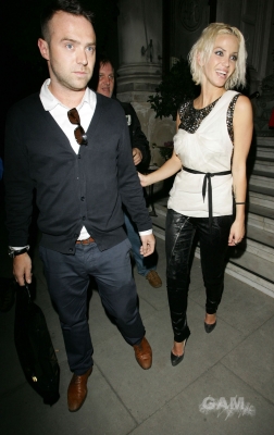 Sarah2C_Nicola___Kim_leaving_the_Mandarin_Oriental_24_08_10_2817029.jpg