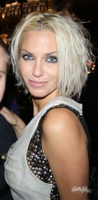 Sarah2C_Nicola___Kim_leaving_the_Mandarin_Oriental_24_08_10_2817229.jpg
