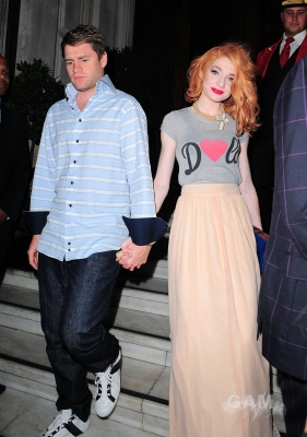 Sarah2C_Nicola___Kim_leaving_the_Mandarin_Oriental_24_08_10_2817529.jpg