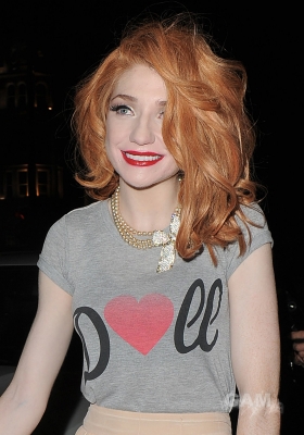 Sarah2C_Nicola___Kim_leaving_the_Mandarin_Oriental_24_08_10_2819429.jpg