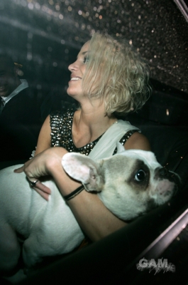 Sarah2C_Nicola___Kim_leaving_the_Mandarin_Oriental_24_08_10_285329.jpg