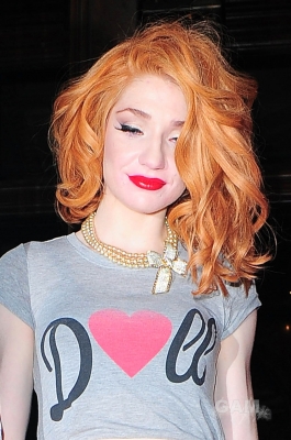 Sarah2C_Nicola___Kim_leaving_the_Mandarin_Oriental_24_08_10_286529.jpg