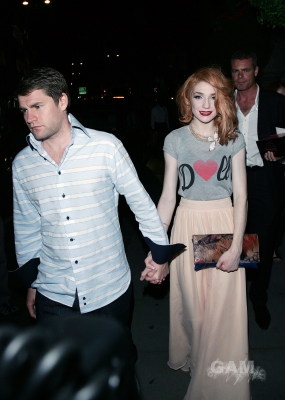 Sarah2C_Nicola___Kim_leaving_the_Mandarin_Oriental_24_08_10_286929.jpg