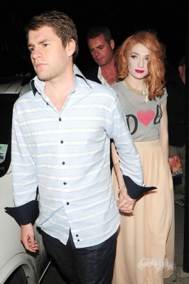 Sarah2C_Nicola___Kim_leaving_the_Mandarin_Oriental_24_08_10_287329.jpg