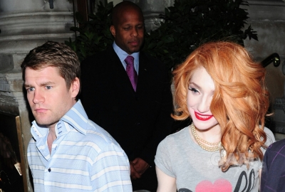 Sarah2C_Nicola___Kim_leaving_the_Mandarin_Oriental_24_08_10_288129.jpg