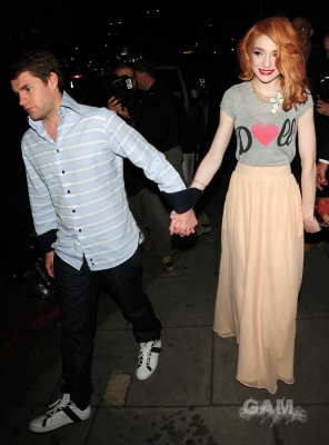 Sarah2C_Nicola___Kim_leaving_the_Mandarin_Oriental_24_08_10_288329.jpg