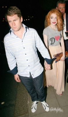 Sarah2C_Nicola___Kim_leaving_the_Mandarin_Oriental_24_08_10_289229.jpg
