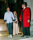 Имя файла=Sarah2C_Nicola___Kim_leaving_the_Mandarin_Oriental_24_08_10_2817629.jpg
Размер файла=511КБ
Размеры=1899x2268
Дата=Март 24, 2012 Sarah2C_Nicola___Kim_leaving_the_Mandarin_Oriental_24_08_10_2817629.jpg