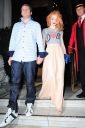Имя файла=Sarah2C_Nicola___Kim_leaving_the_Mandarin_Oriental_24_08_10_286429.jpg
Размер файла=640КБ
Размеры=1899x2855
Дата=Март 24, 2012 Sarah2C_Nicola___Kim_leaving_the_Mandarin_Oriental_24_08_10_286429.jpg