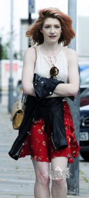 Nicola_Roberts_attends_meetings_with_her_manager_03_08_10_281929.jpg
