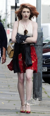 Nicola_Roberts_attends_meetings_with_her_manager_03_08_10_282029.jpg