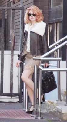 Nicola_Roberts_leaving_GMTV_Studios_18_08_10_28129.jpg