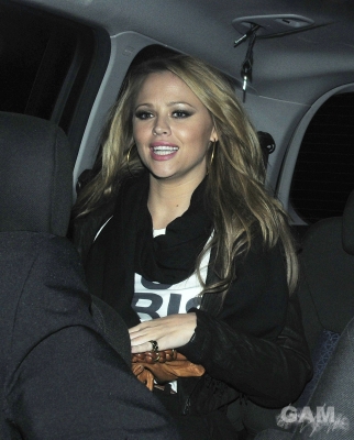 Nicola_Roberts_leaving_Zuma_Restaurant_11_10_10_284229.jpg