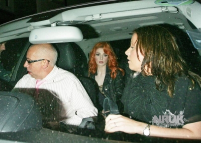 Nicola_Roberts_leaving_Zuma_Restaurant_11_10_10_28829.jpg