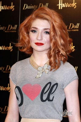 Nicola2C_Kim_and_Sarah_Dainty_Doll_signing_Harrods_24_08_10_2810529.jpg