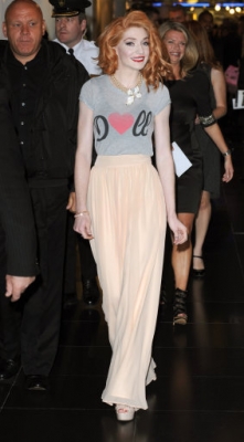 Nicola2C_Kim_and_Sarah_Dainty_Doll_signing_Harrods_24_08_10_2812329.jpg