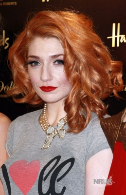 Nicola2C_Kim_and_Sarah_Dainty_Doll_signing_Harrods_24_08_10_282029.jpg