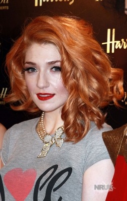 Nicola2C_Kim_and_Sarah_Dainty_Doll_signing_Harrods_24_08_10_282929.jpg