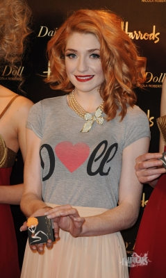 Nicola2C_Kim_and_Sarah_Dainty_Doll_signing_Harrods_24_08_10_285429.jpg