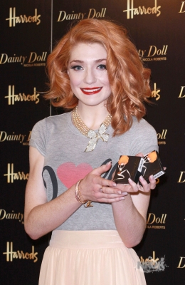 Nicola2C_Kim_and_Sarah_Dainty_Doll_signing_Harrods_24_08_10_288629.jpg