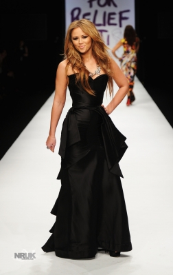 Kim_Nicola_at_Naomi_Campbell_s_Fashion_For_Relief_18_02_10_282829.jpg