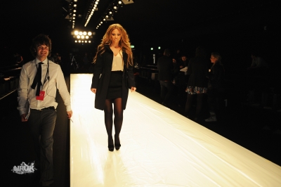 Kim_Nicola_at_Naomi_Campbell_s_Fashion_For_Relief_18_02_10_287729.jpg