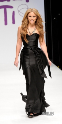 Kim_Nicola_at_Naomi_Campbell_s_Fashion_For_Relief_18_02_10_28829.jpg