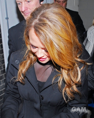 Kimberley_Walsh_leaving_New_Look_Opening_Photocall_05_02_10_281729.jpg