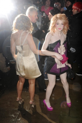 Nicola_and_Kim_arriving_at_Universal_Afterparty_16_02_10_288329.jpg