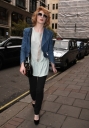Nicola_and_Kimberley_arriving_at_the_Mayfair_Hotel_15_02_10_282029.jpg
