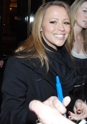 Nicola_Kim_spoted_at_the_Dorchester_Hotel_in_London_26_01_10_28129.jpg