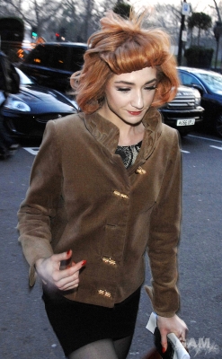 Nicola_Kim_spoted_at_the_Dorchester_Hotel_in_London_26_01_10_28529.jpg