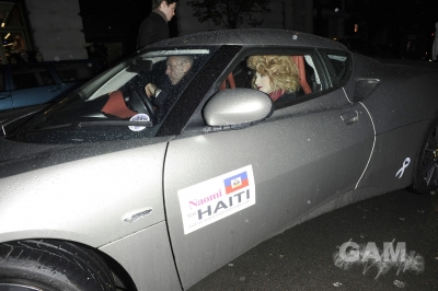 Nicola_Kim_take_of_in_their_Lotuses_in_aid_of_Haiti_18_02_10_283129.jpg