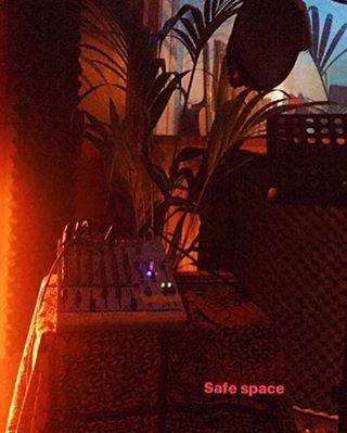 90_284629.jpg