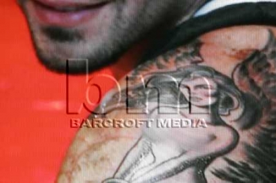 Jesse_Metcalfe_Getting_A_Tattoo_Of_Nadine_28829.jpg