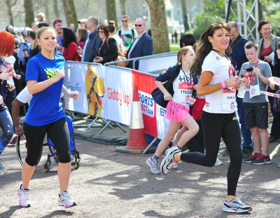 Kimberley_of_Shrek_at_Sainsbury_s_Sport_Relief_Mile_25_03_12_281829.jpg