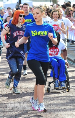 Kimberley_of_Shrek_at_Sainsbury_s_Sport_Relief_Mile_25_03_12_281929.jpg