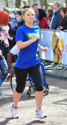 Kimberley_of_Shrek_at_Sainsbury_s_Sport_Relief_Mile_25_03_12_282029.jpg