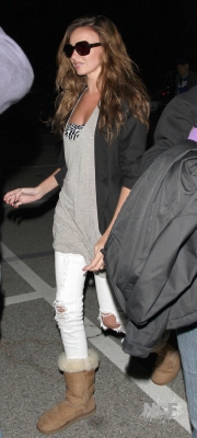 Nadine_Coyle_attending_an_LA_Dodgers_baseball_game_07_05_10_282329.jpg