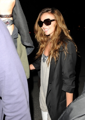 Nadine_Coyle_attending_an_LA_Dodgers_baseball_game_07_05_10_28329.jpg