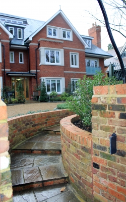 Nicola_is_moving_into_new_house_in_Weybridge_29_01_10_28429.jpg