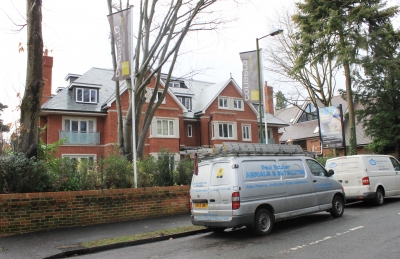 Nicola_is_moving_into_new_house_in_Weybridge_29_01_10_28629.jpg