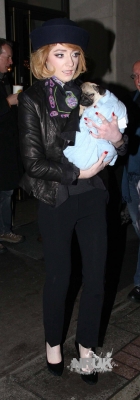 Nicola_Roberts_arriving_at_the_Mayfair_hotel_14_01_10_281229.jpg