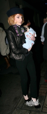 Nicola_Roberts_arriving_at_the_Mayfair_hotel_14_01_10_28529.jpg