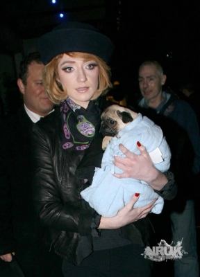 Nicola_Roberts_arriving_at_the_Mayfair_hotel_14_01_10_28729.jpg