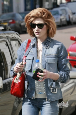 Nicola_Roberts_leaving_a_studio_in_Primrose_Hill_13_04_10_28929.jpg