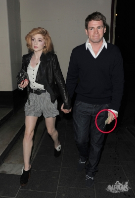 Nicola_Roberts_leaving_her_hotel_14_05_10_282329.jpg